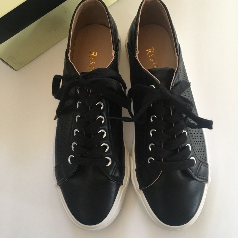 Black vegan leather lace up sneakers size 8M